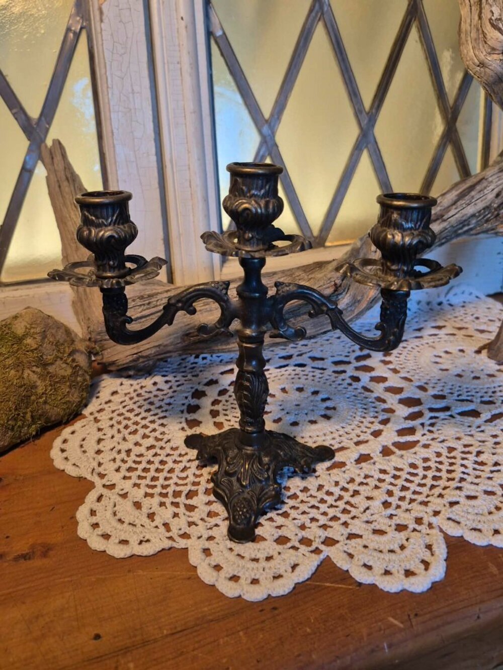 Beyond Midnight π¦π§ββοΈ Vintage Brass 3 Arms Candlestick Holder - Picture 4 of 13